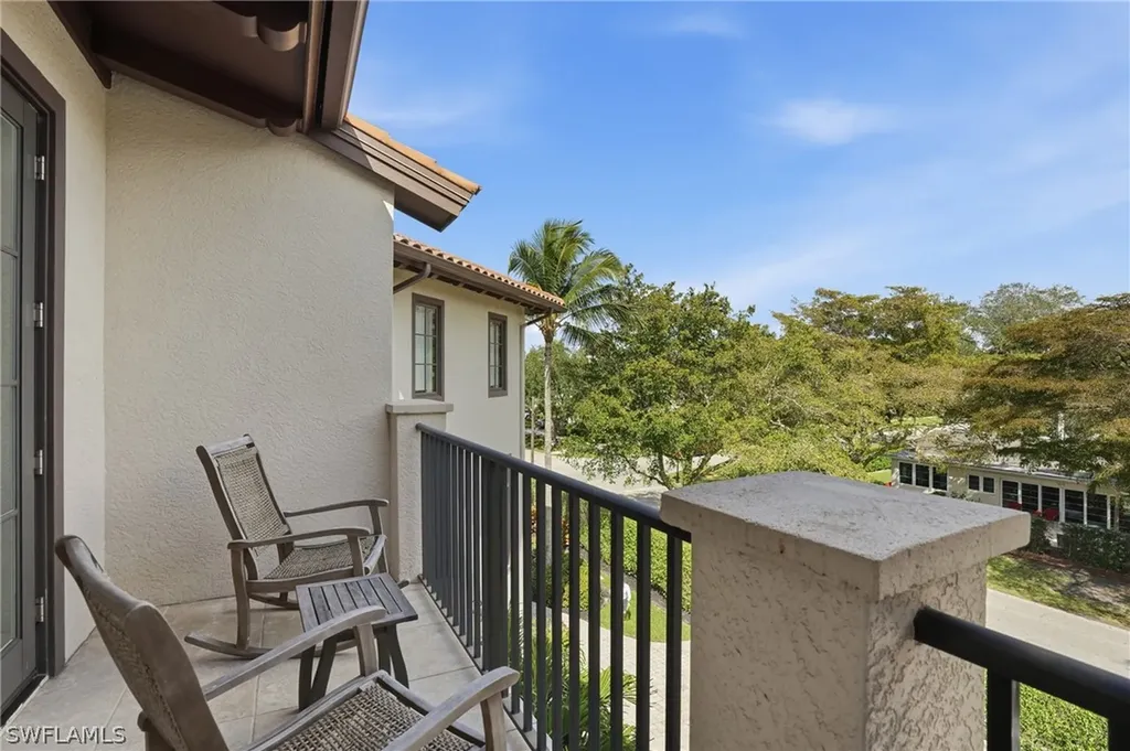 1008 7th Street S Naples FL 34102