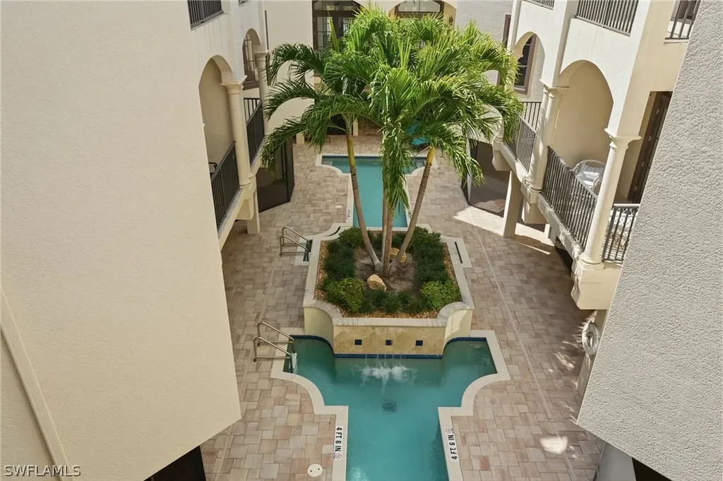 1008 7th Street S Naples FL 34102