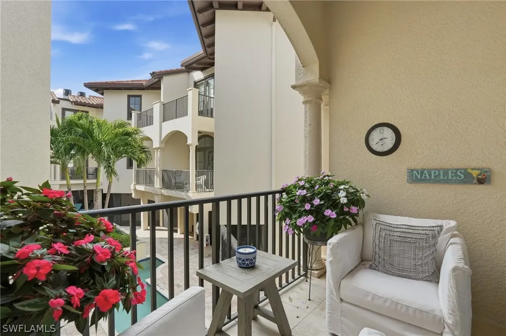 1008 7th Street S Naples FL 34102