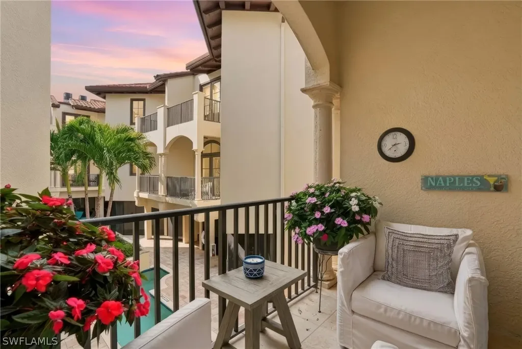 1008 7th Street S Naples FL 34102