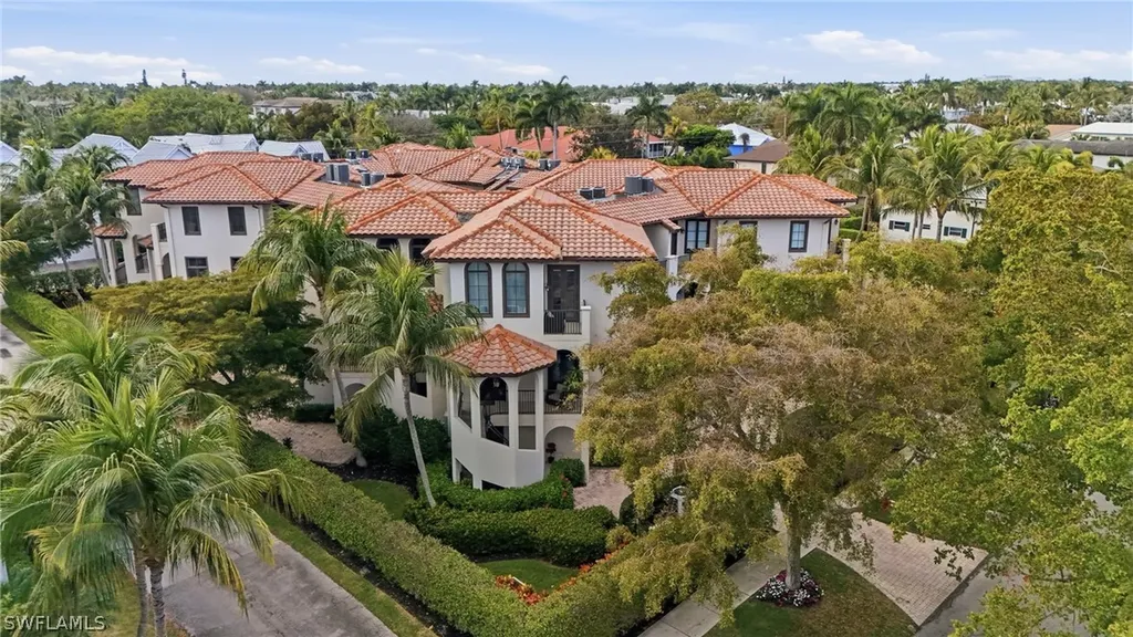 1008 7th Street S Naples FL 34102