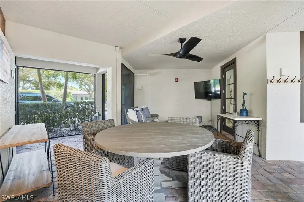 1008 7th Street S Naples FL 34102