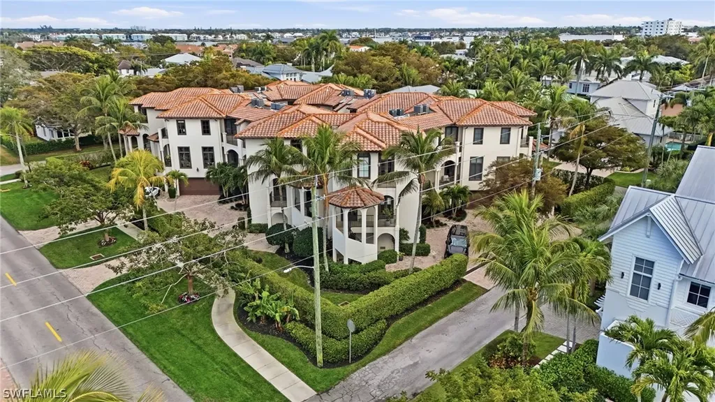 1008 7th Street S Naples FL 34102