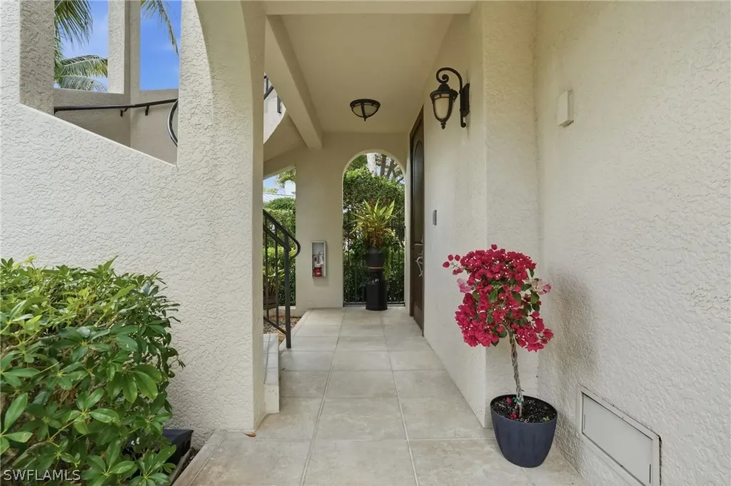 1008 7th Street S Naples FL 34102