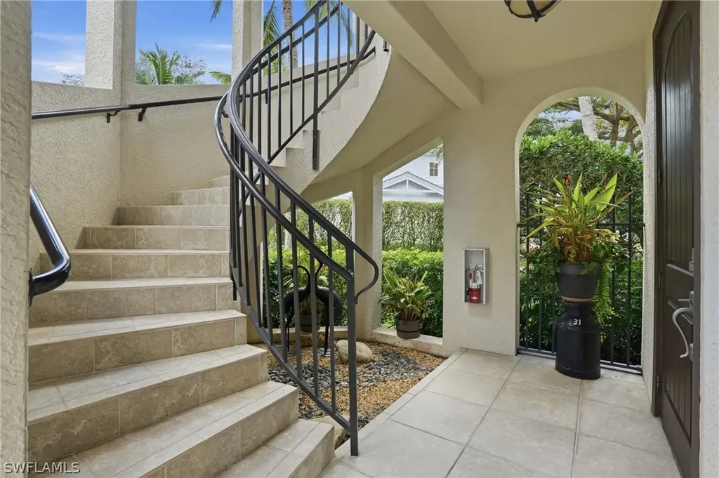1008 7th Street S Naples FL 34102