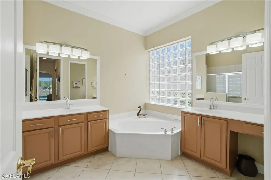 43 Glen Eagle Circle Naples FL 34104