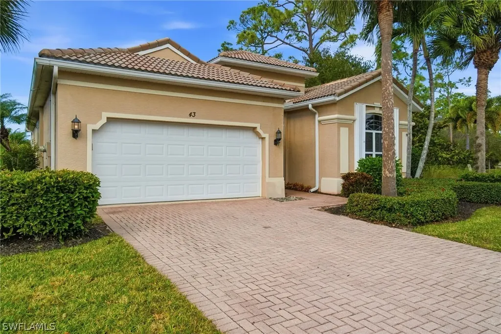 43 Glen Eagle Circle Naples FL 34104