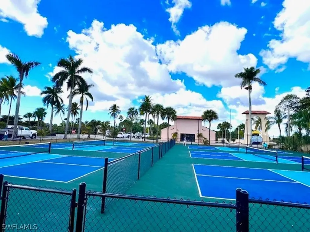 193 Eveningstar Cay Naples FL 34114