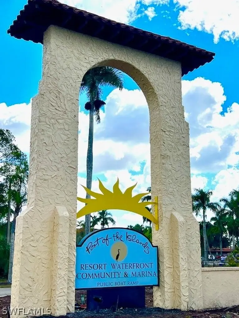 193 Eveningstar Cay Naples FL 34114