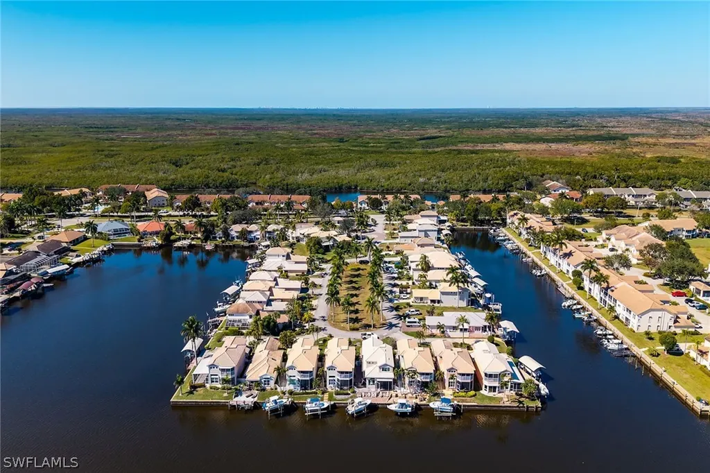 193 Eveningstar Cay Naples FL 34114