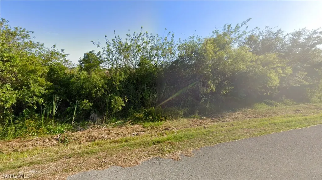 60TH Avenue NE Naples FL 34120
