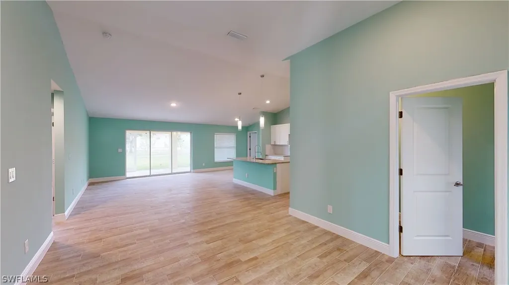 621 NW 7th Place Cape Coral FL 33993