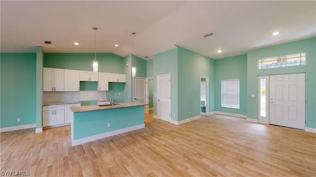 621 NW 7th Place Cape Coral FL 33993