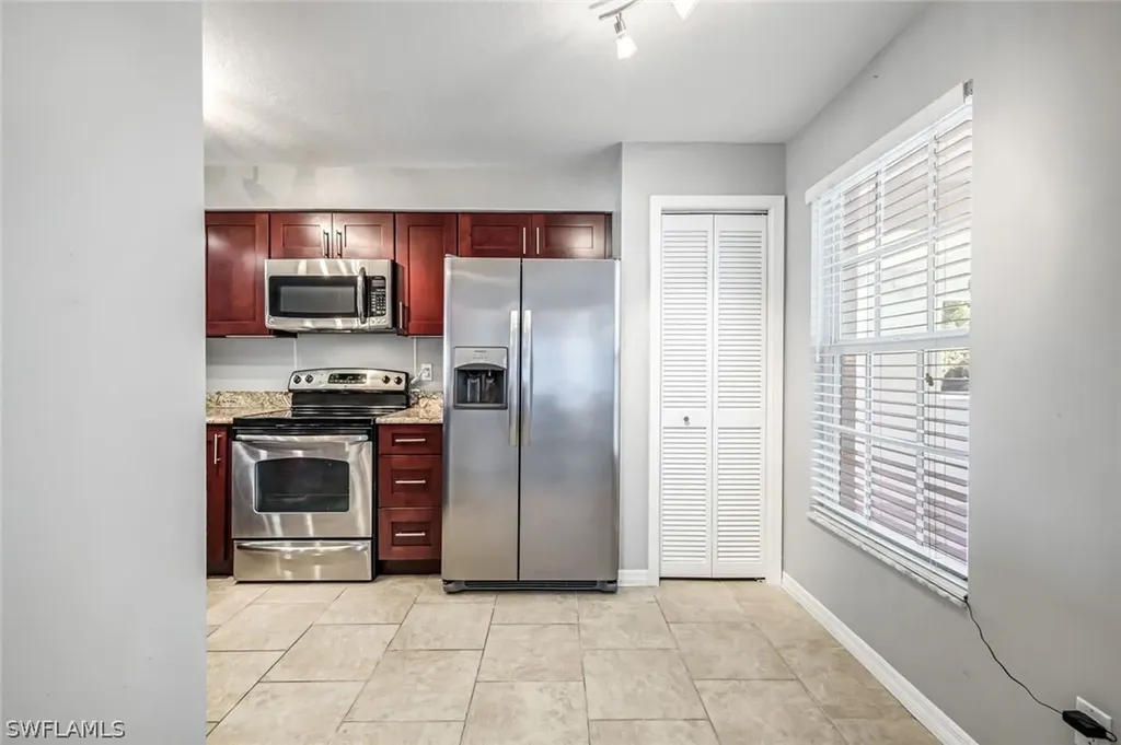 9580 Victoria Lane Naples FL 34109