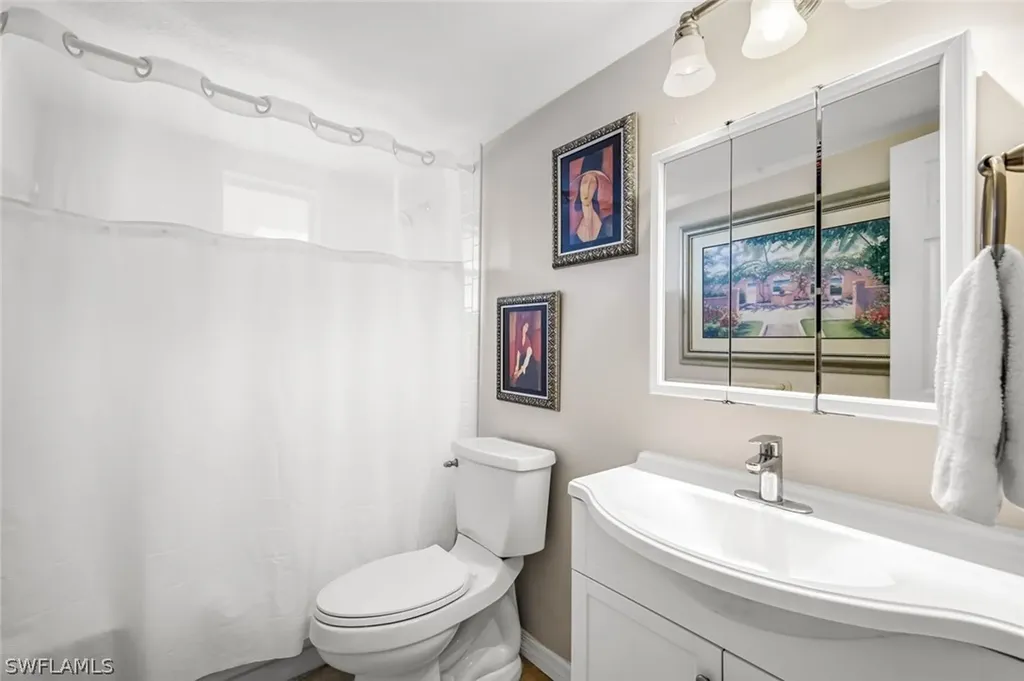 9580 Victoria Lane Naples FL 34109