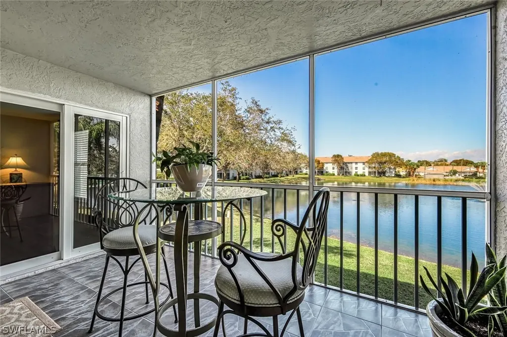 9580 Victoria Lane Naples FL 34109