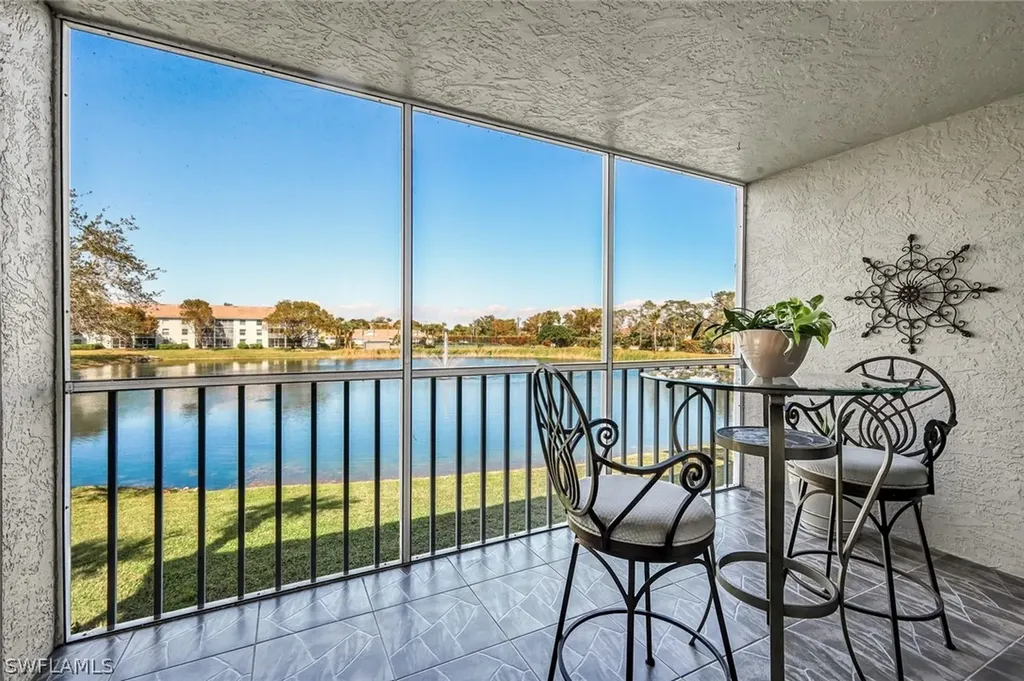 9580 Victoria Lane Naples FL 34109