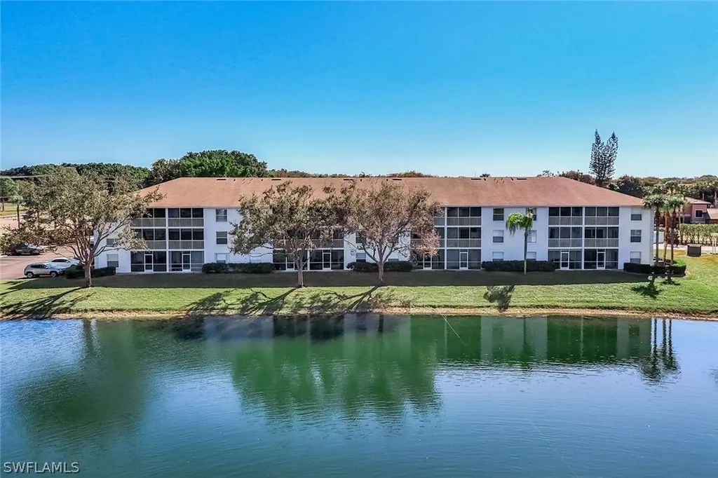9580 Victoria Lane Naples FL 34109