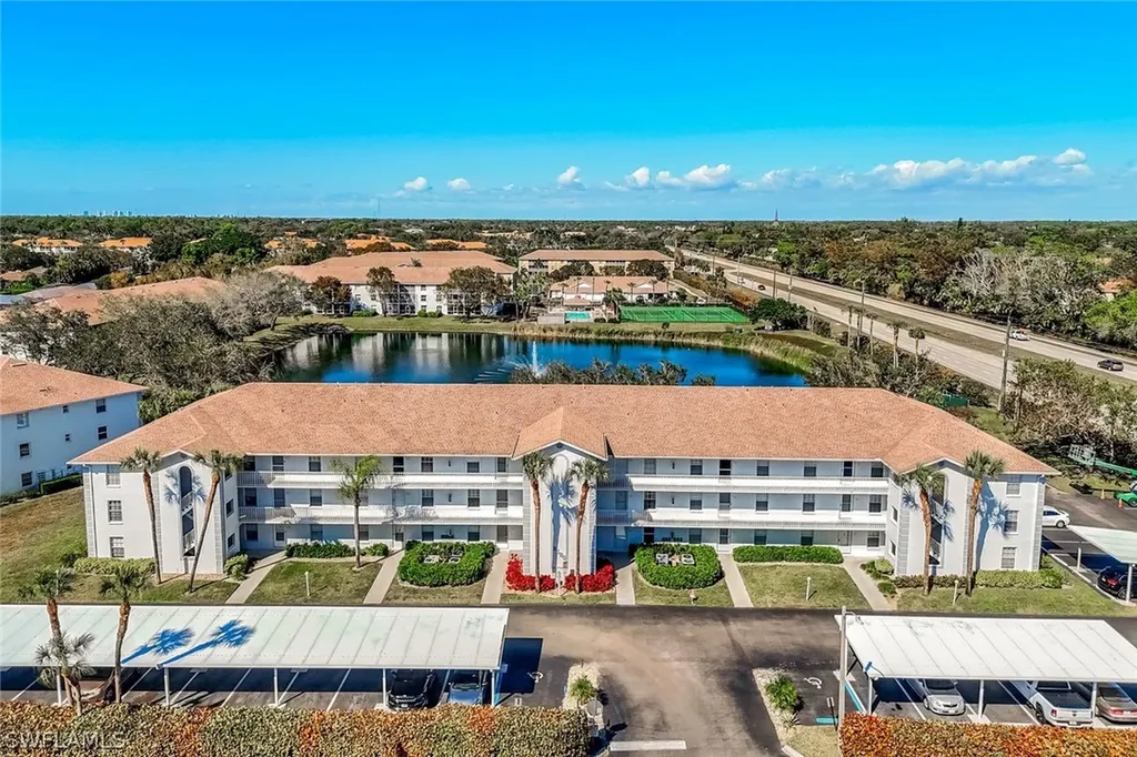 9580 Victoria Lane Naples FL 34109