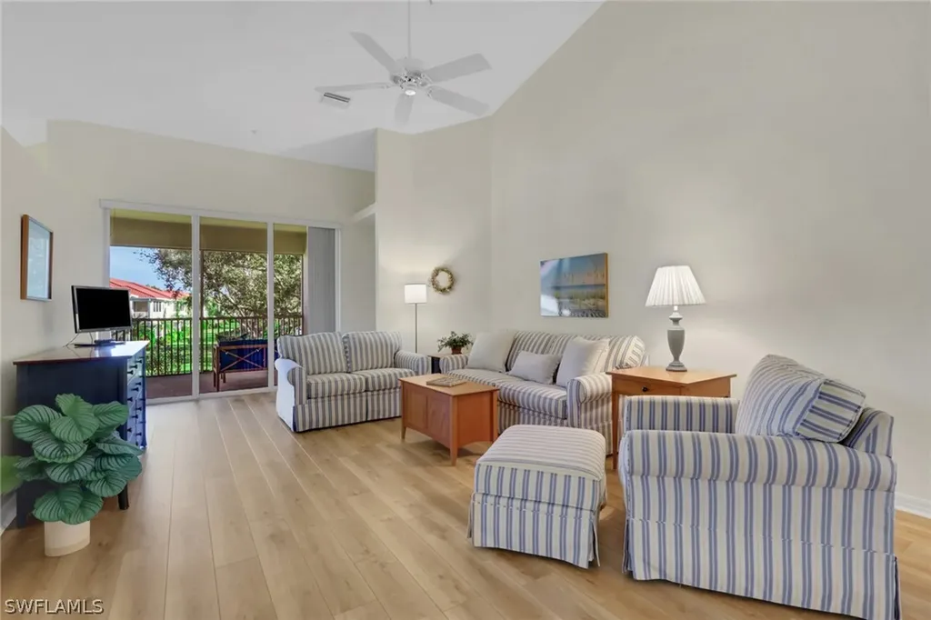 Naples FL, 605 Lalique Circle, Unit 805