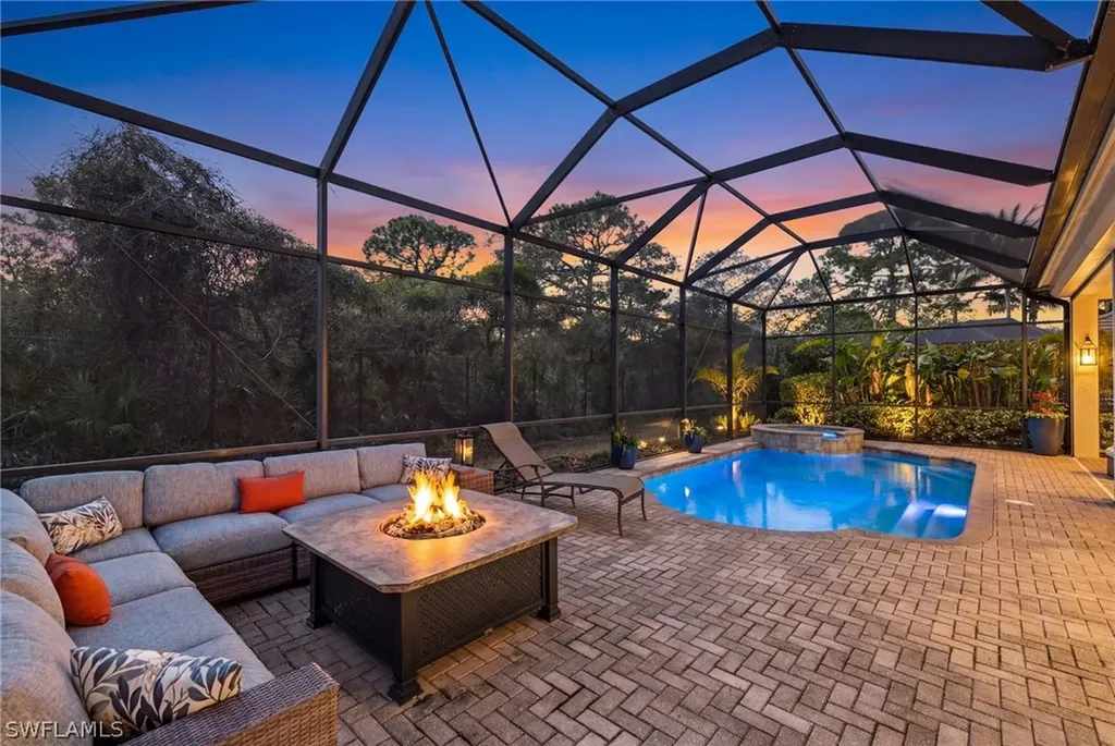 347 Saddlebrook Lane Naples FL 34110