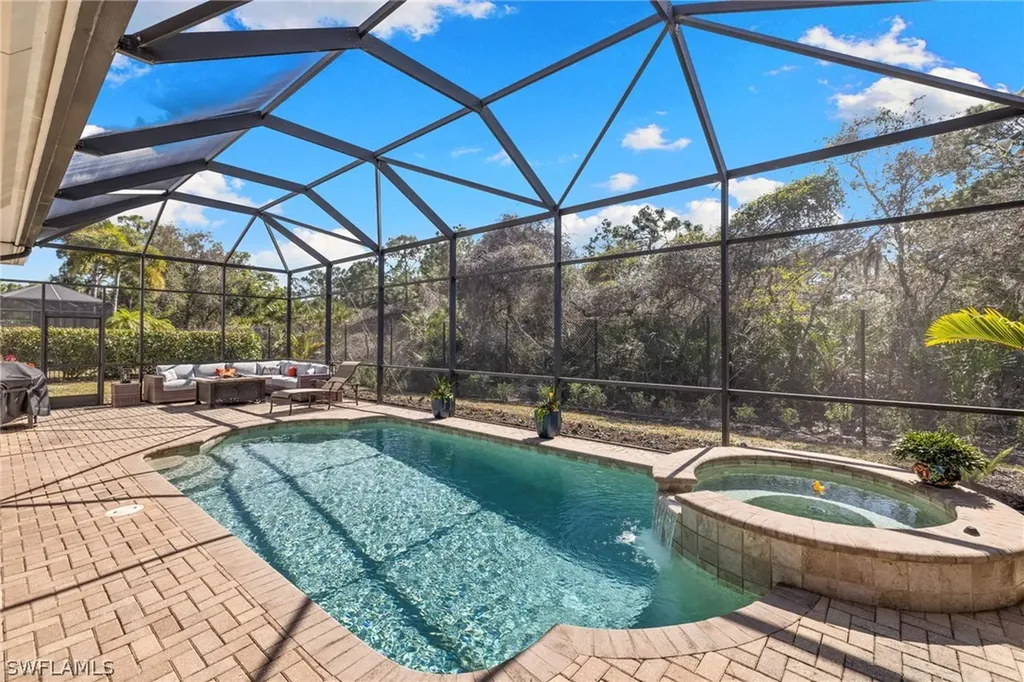 347 Saddlebrook Lane Naples FL 34110