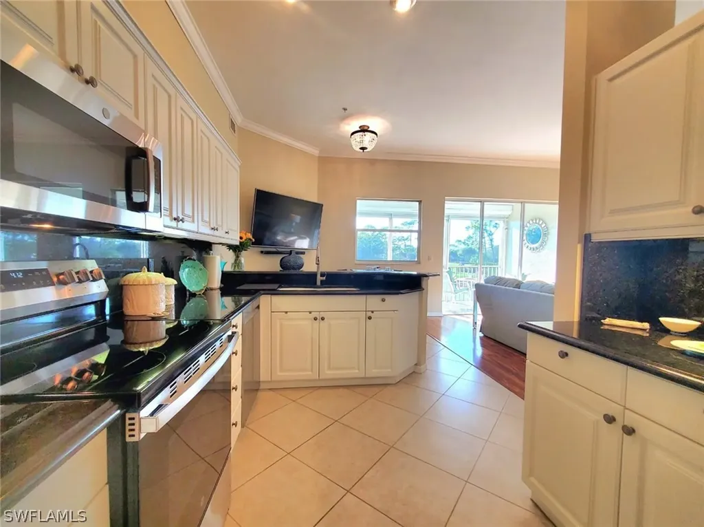 945 Eastham Way Naples FL 34104