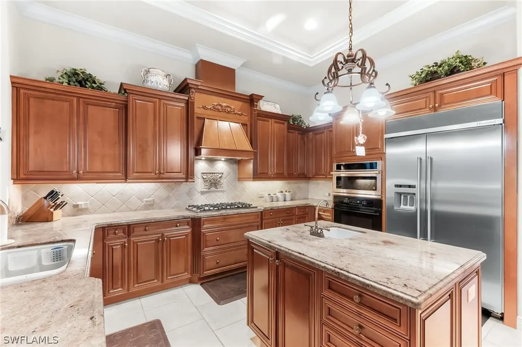 7615 Palmer Court Naples FL 34113
