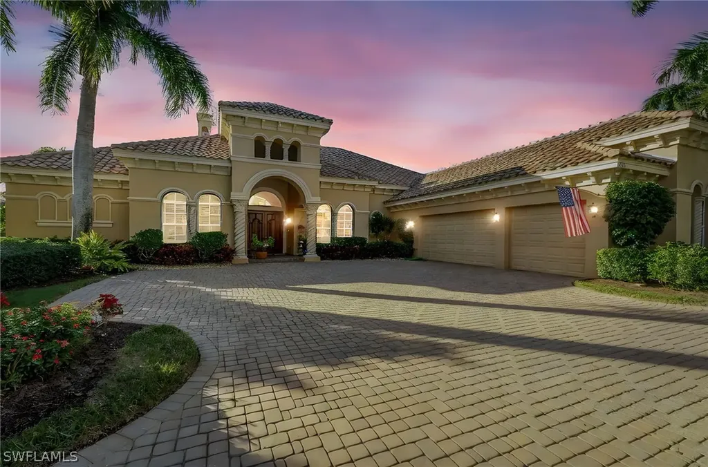 7615 Palmer Court Naples FL 34113