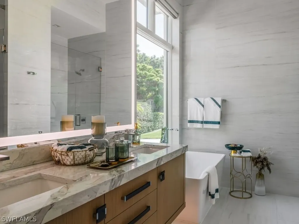 6199 Highcroft Drive Naples FL 34119