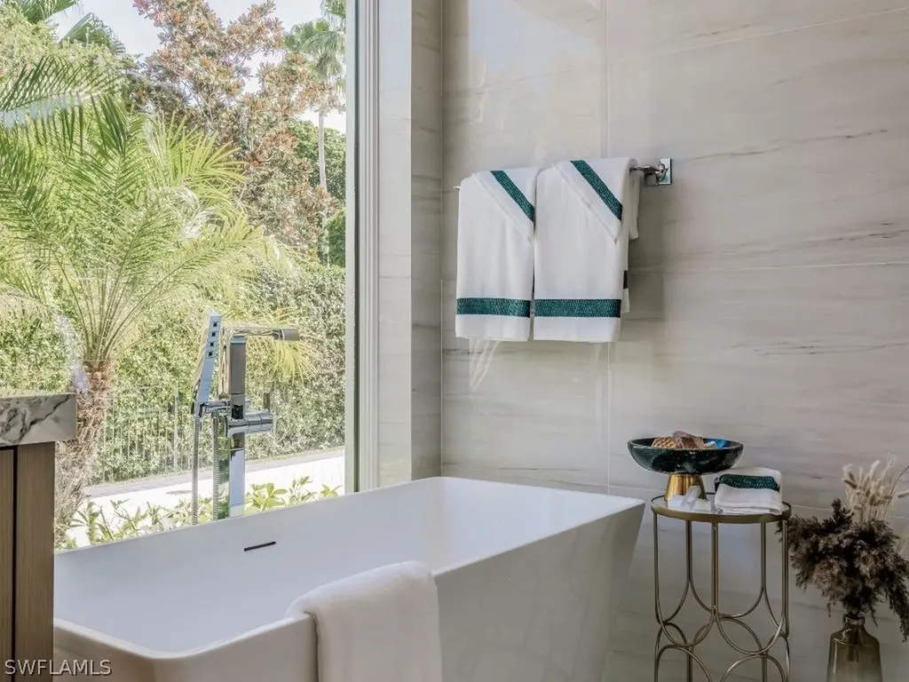 6199 Highcroft Drive Naples FL 34119