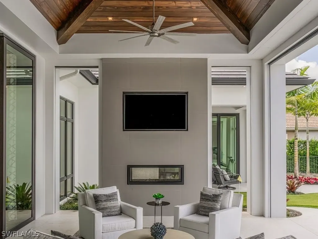 6199 Highcroft Drive Naples FL 34119