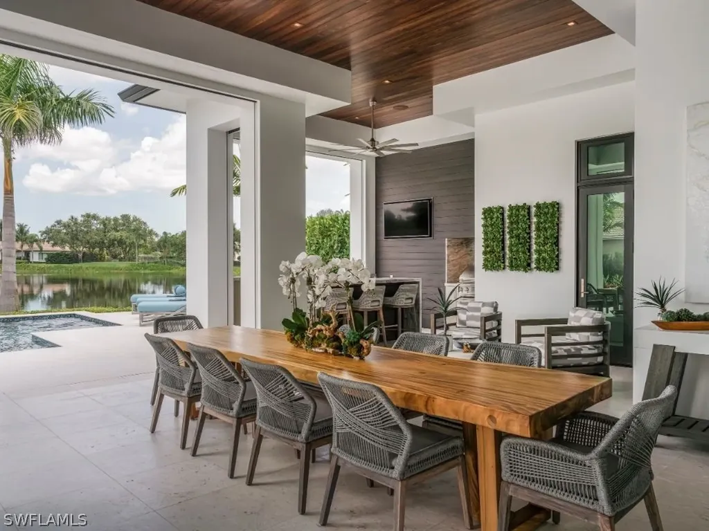 6199 Highcroft Drive Naples FL 34119