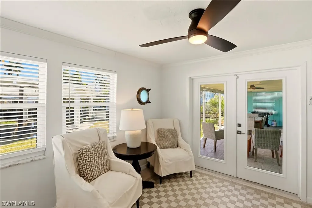 1159 Holiday Lane E Naples FL 34104