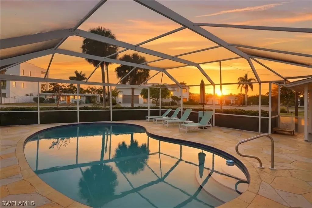 1159 Holiday Lane E Naples FL 34104