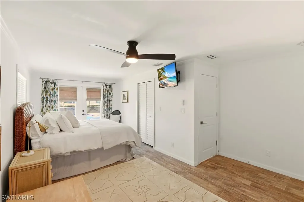 1159 Holiday Lane E Naples FL 34104