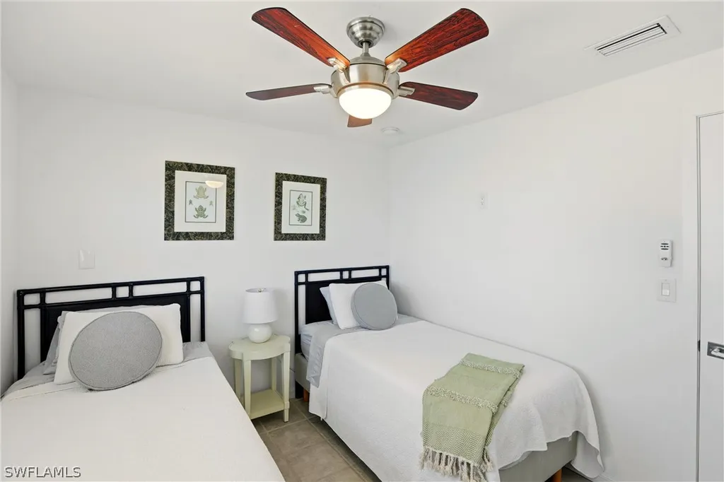 1159 Holiday Lane E Naples FL 34104