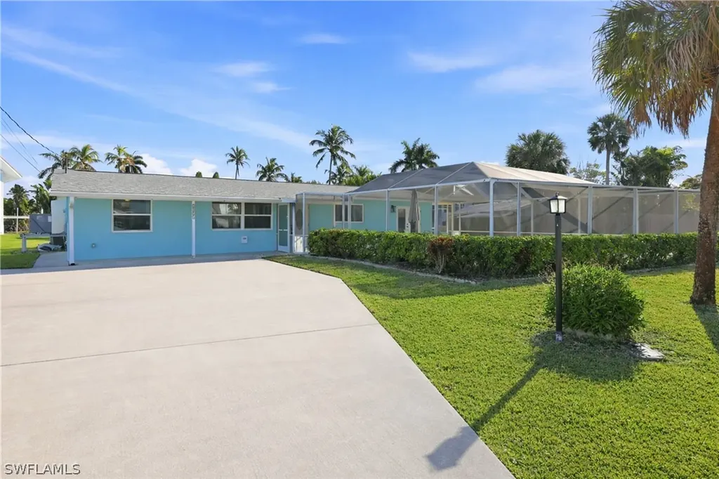 1159 Holiday Lane E Naples FL 34104