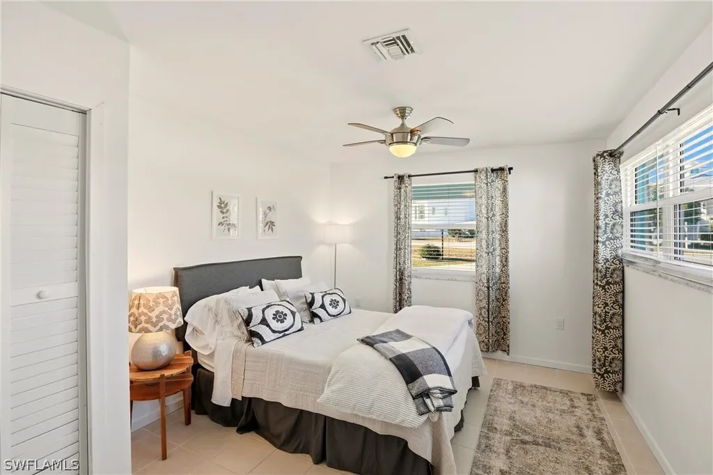 1159 Holiday Lane E Naples FL 34104