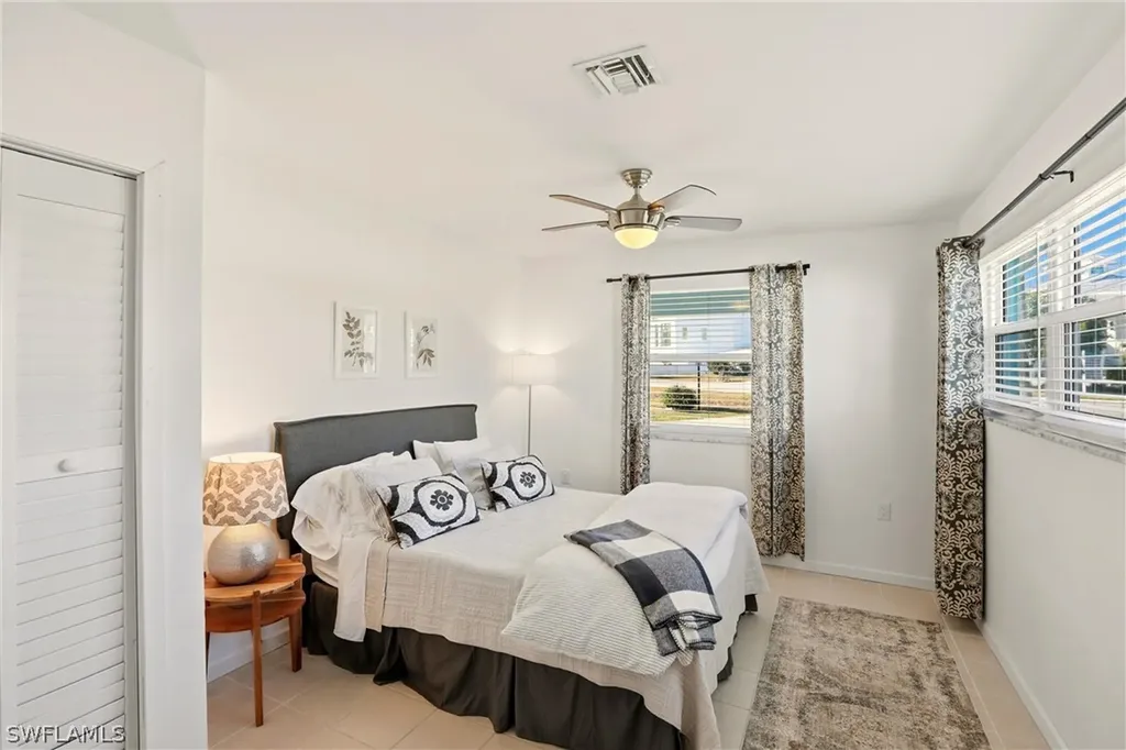 1159 Holiday Lane E Naples FL 34104