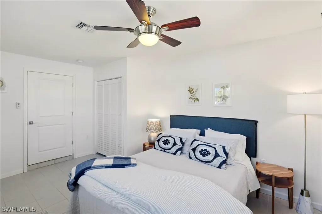 1159 Holiday Lane E Naples FL 34104