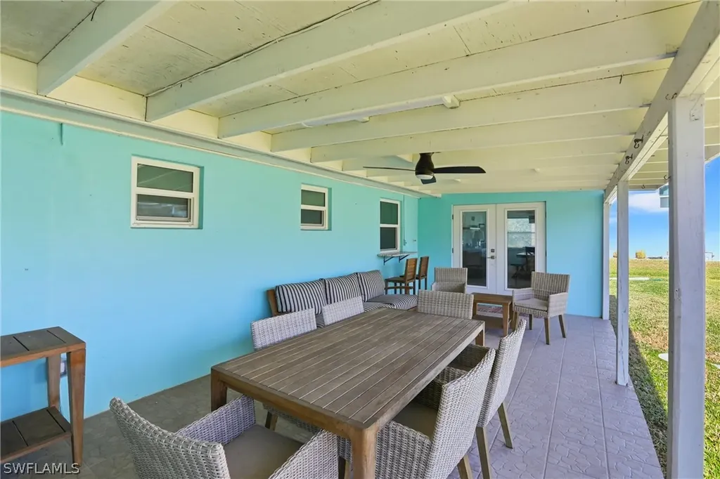 1159 Holiday Lane E Naples FL 34104
