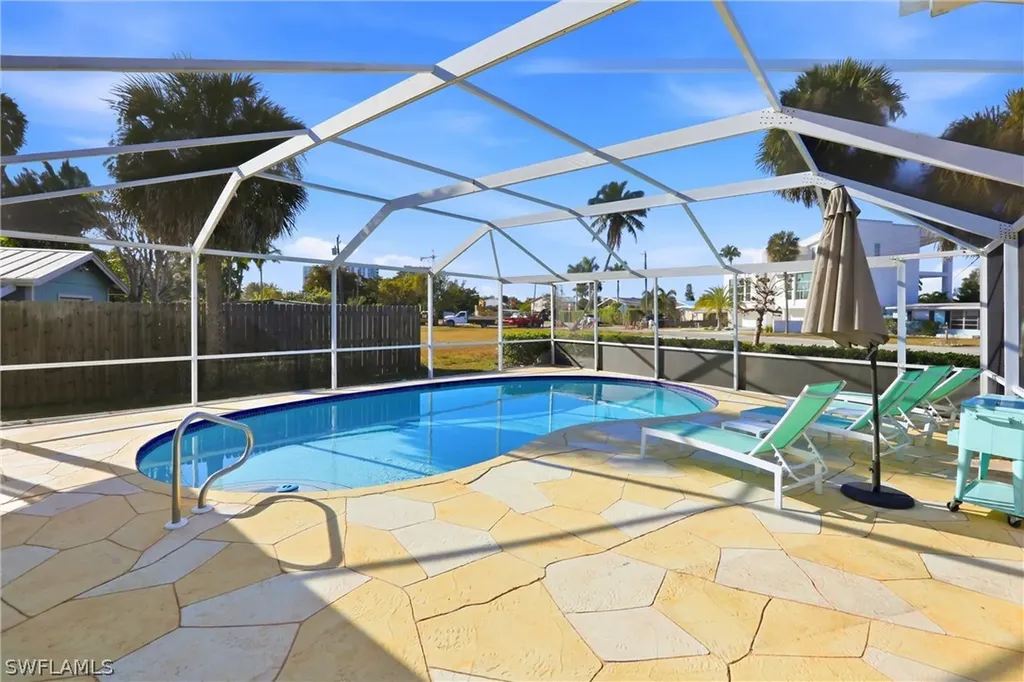 1159 Holiday Lane E Naples FL 34104