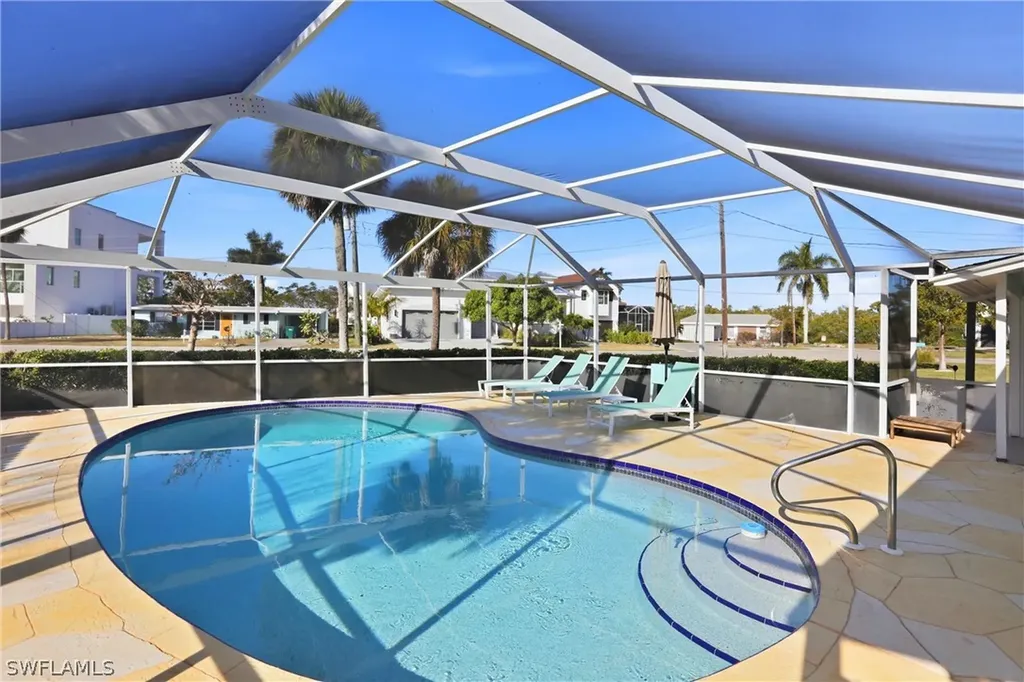 1159 Holiday Lane E Naples FL 34104