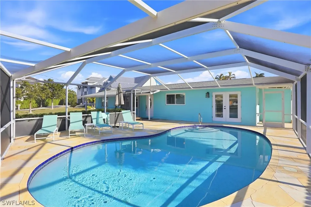 1159 Holiday Lane E Naples FL 34104