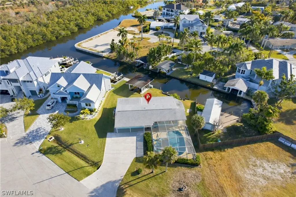 1159 Holiday Lane E Naples FL 34104