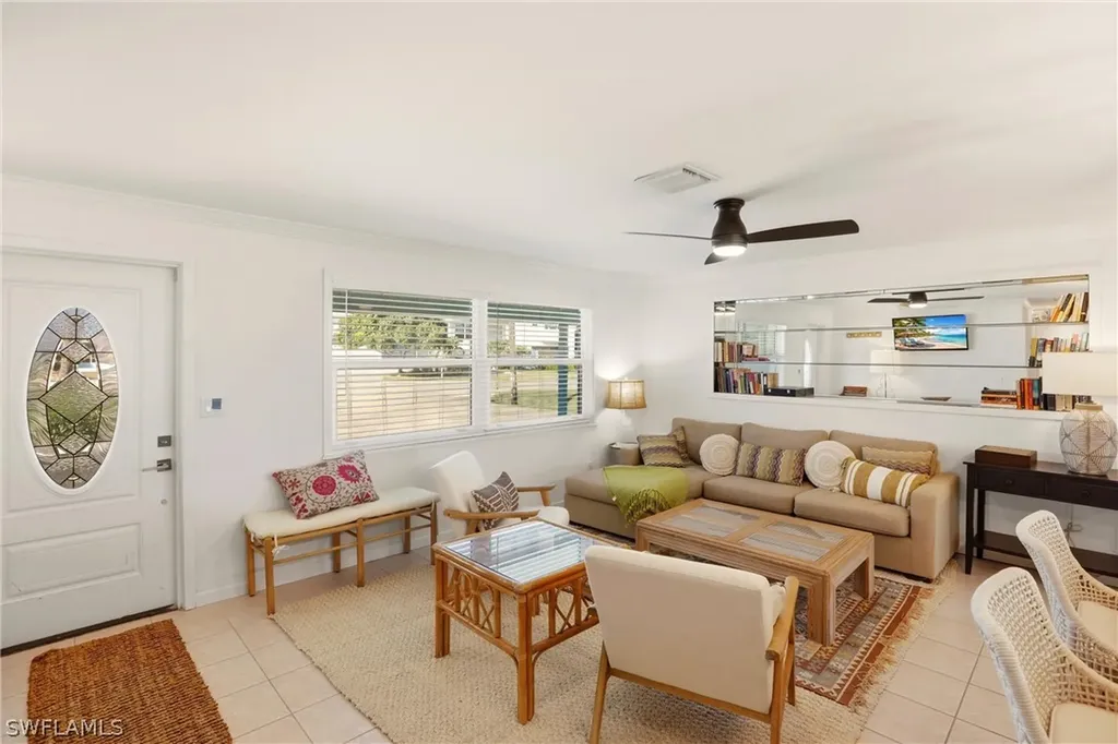 1159 Holiday Lane E Naples FL 34104