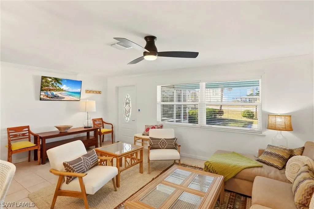 1159 Holiday Lane E Naples FL 34104