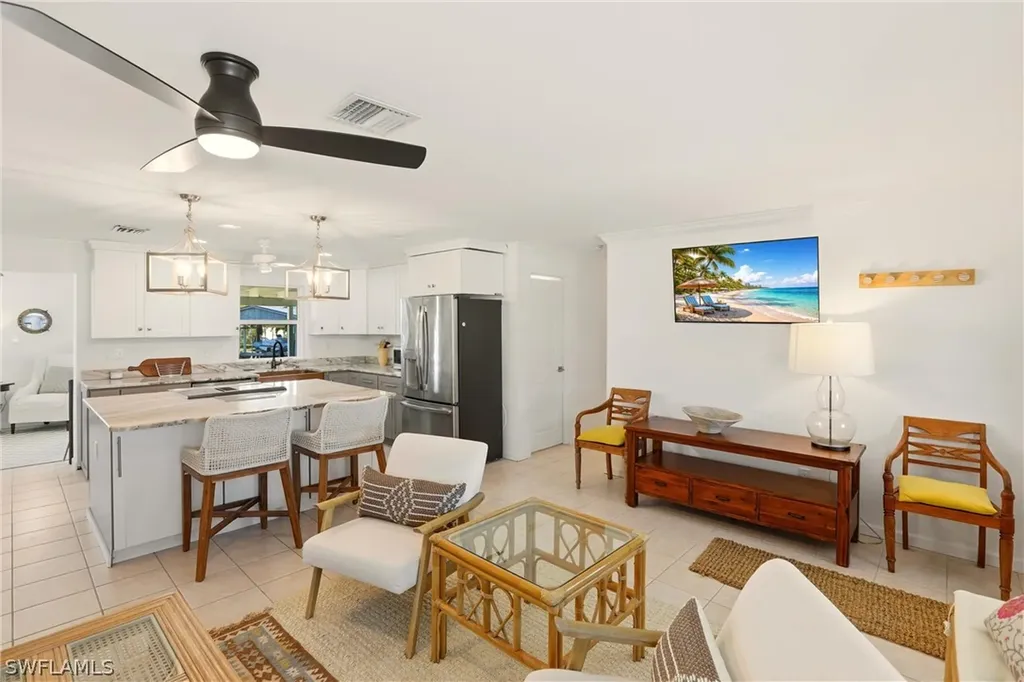 1159 Holiday Lane E Naples FL 34104