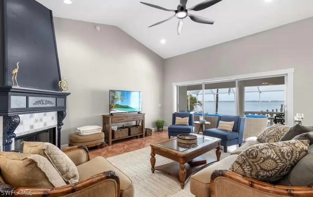 5701 Riverside Drive Cape Coral FL 33904